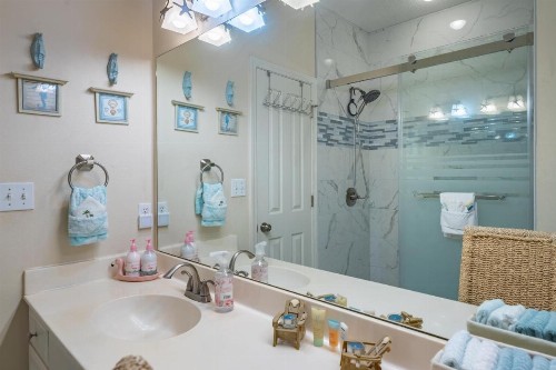 Castaway Cottage - image 24