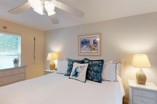 Sea Breeze Cottage - image 8