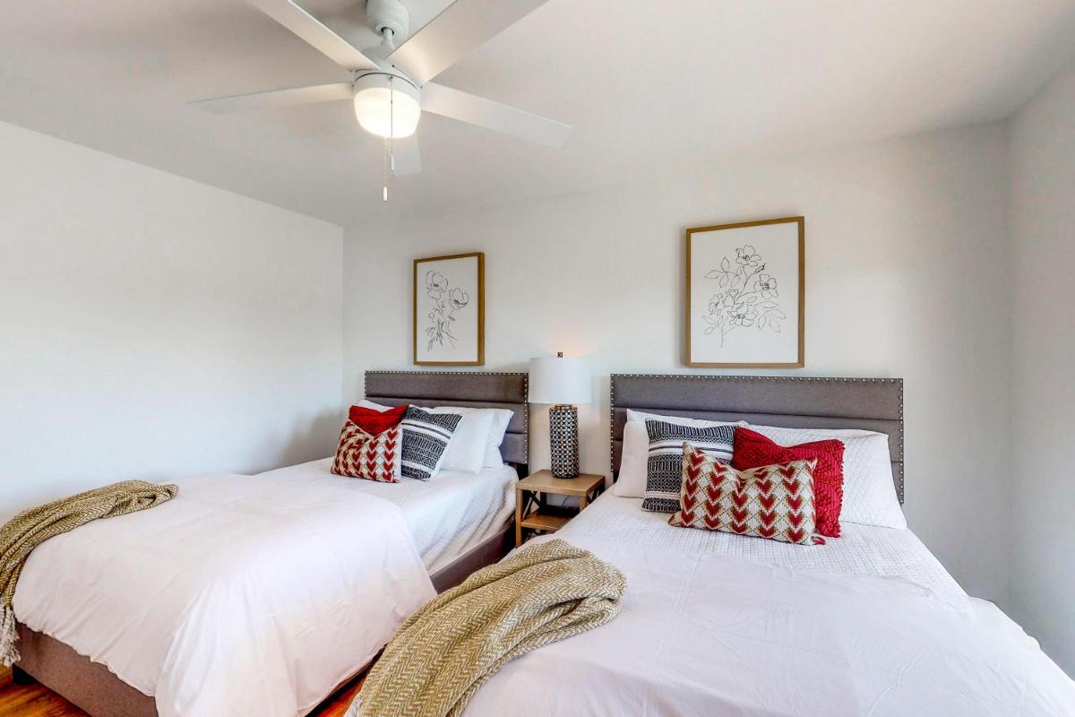 Cottages of Crystal Beach: Clipper Cove - image 6