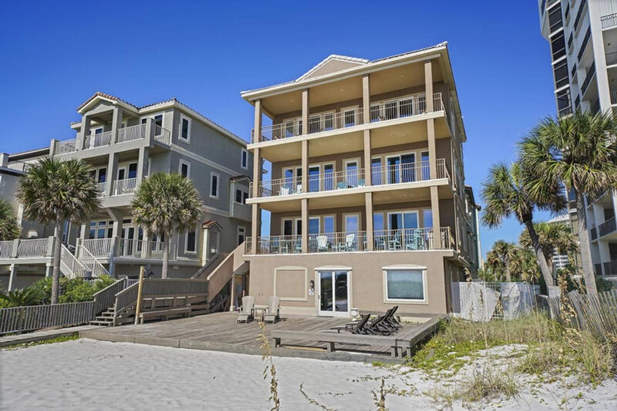 Martinis in the Sand by Five Star Properties - image 4