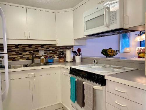 Holiday Surf and Racquet Club 403 condo - image 8