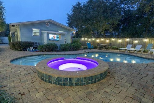Zula Life Destin - image 11