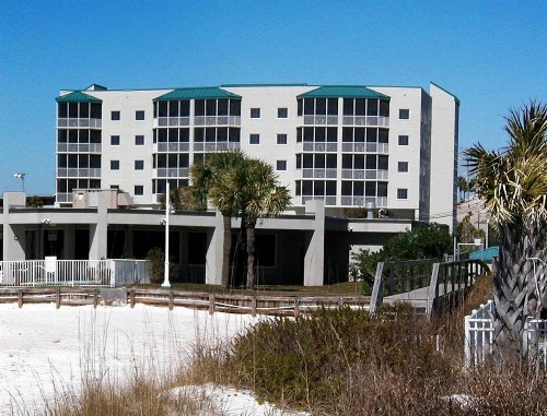 Stylish Condo Across Big Kahuna's Water Park at Destin - Studio Condo #1 - image 11