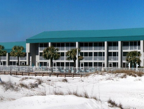 Stylish Condo Across Big Kahuna's Water Park at Destin - Studio Condo #1 - image 5