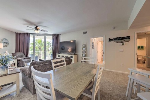 Ideal Destin Destination Condo 1 Mi to Beach - image 6