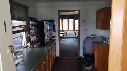 Budget Host Inn - image 10