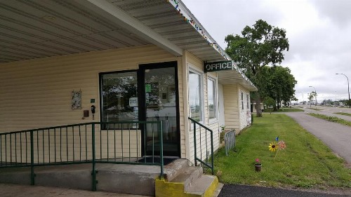 Budget Host Inn - image 16