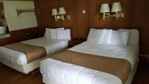Budget Host Inn - image 18