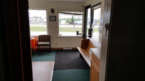 Budget Host Inn - image 25
