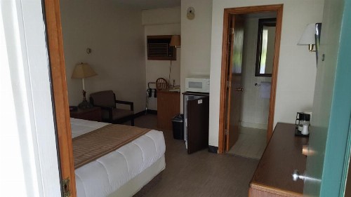 Budget Host Inn - image 30