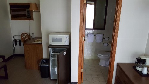 Budget Host Inn - image 33