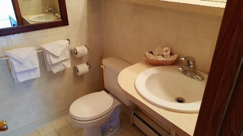 Budget Host Inn - image 35