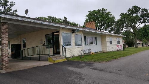 Budget Host Inn - image 7