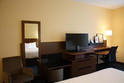 Fairfield Inn & Suites by Marriott Detroit Lakes - image 28