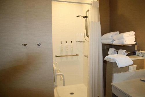 Fairfield Inn & Suites by Marriott Detroit Lakes - image 43