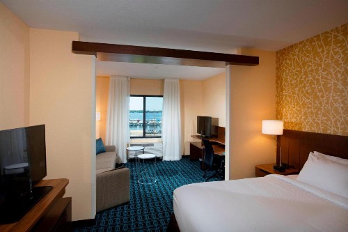 Fairfield Inn & Suites by Marriott Detroit Lakes - image 47
