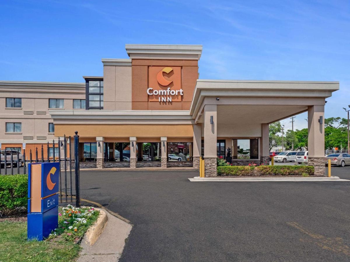 Comfort Inn Downtown Detroit - main image