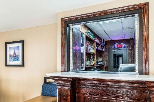 Comfort Inn Downtown Detroit - image 26