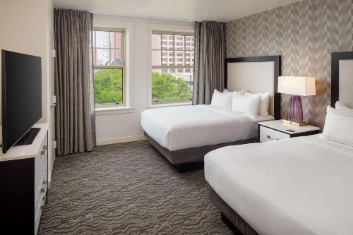 DoubleTree Suites by Hilton Detroit Downtown - Fort Shelby - image 15