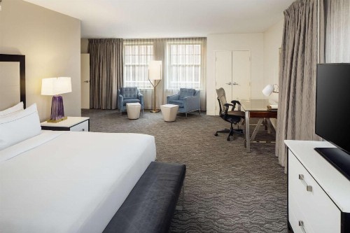 DoubleTree Suites by Hilton Detroit Downtown - Fort Shelby - image 21