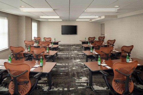 DoubleTree Suites by Hilton Detroit Downtown - Fort Shelby - image 30