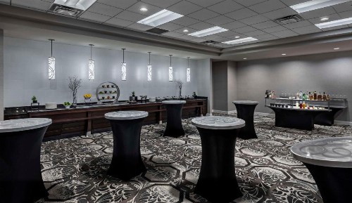 DoubleTree Suites by Hilton Detroit Downtown - Fort Shelby - image 32