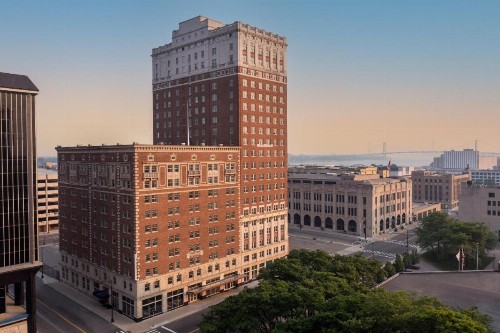 DoubleTree Suites by Hilton Detroit Downtown - Fort Shelby - image 34