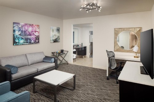 DoubleTree Suites by Hilton Detroit Downtown - Fort Shelby - image 43