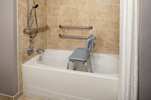 DoubleTree Suites by Hilton Detroit Downtown - Fort Shelby - image 47