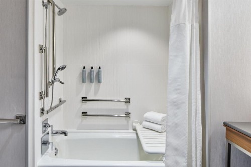 Courtyard by Marriott Detroit Downtown - image 9