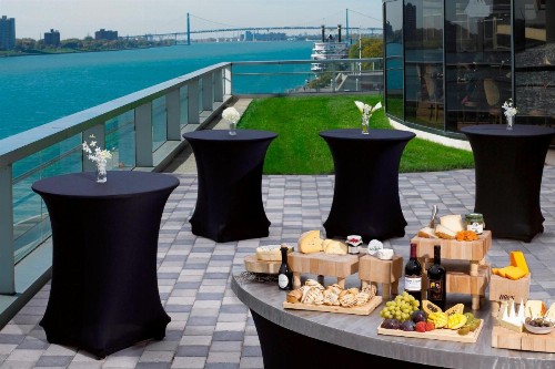 Detroit Marriott at the Renaissance Center - image 40