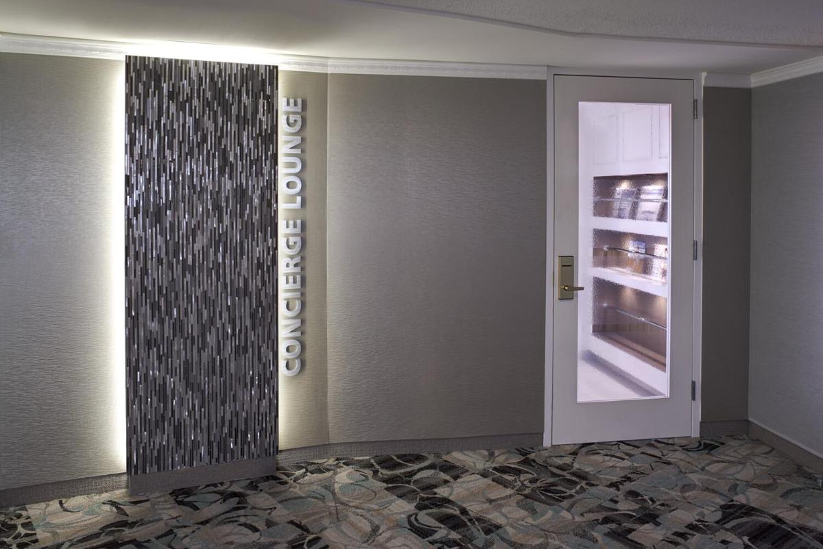 Detroit Marriott at the Renaissance Center - image 5