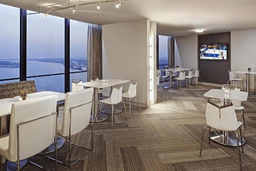 Detroit Marriott at the Renaissance Center - image 6