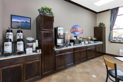 Baymont by Wyndham Downtown Detroit - image 19