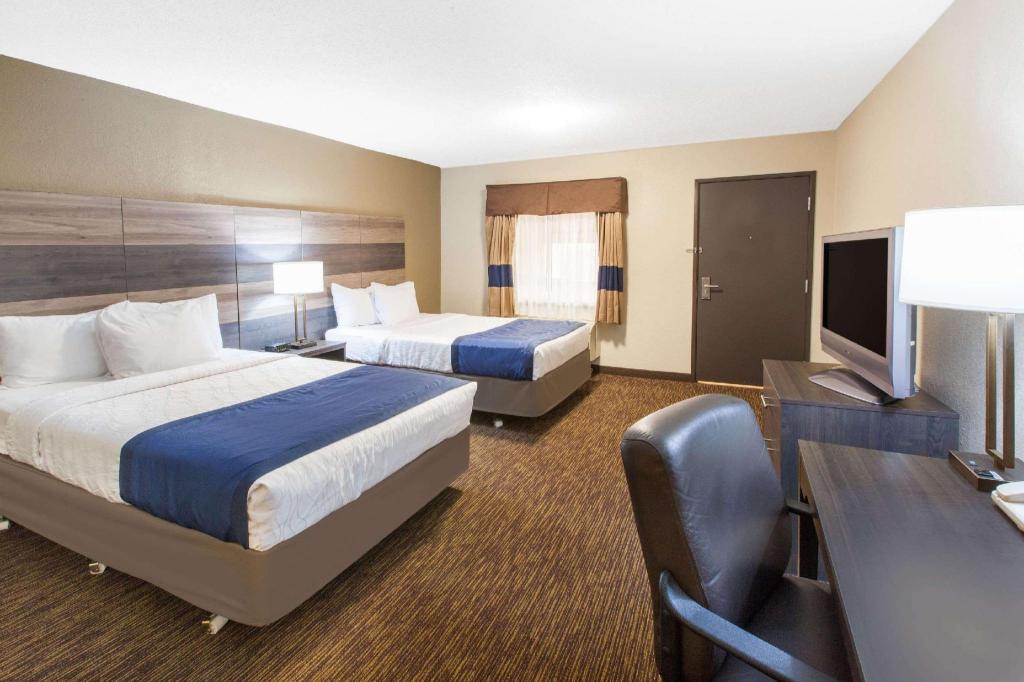 Baymont by Wyndham Downtown Detroit - image 2