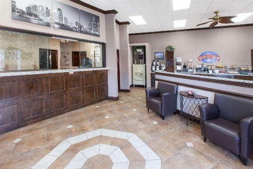 Baymont by Wyndham Downtown Detroit - image 3