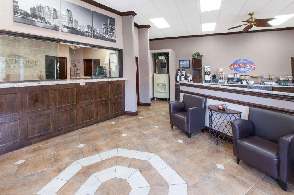Baymont by Wyndham Downtown Detroit - image 3