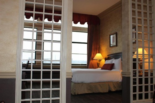 Roberts Riverwalk Urban Resort Hotel - image 7
