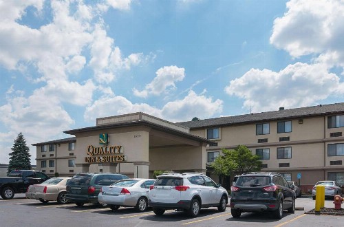 Quality Inn & Suites Detroit Metro Airport - image 16