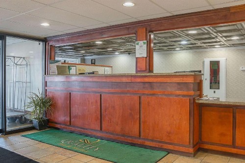 Quality Inn & Suites Detroit Metro Airport - image 17