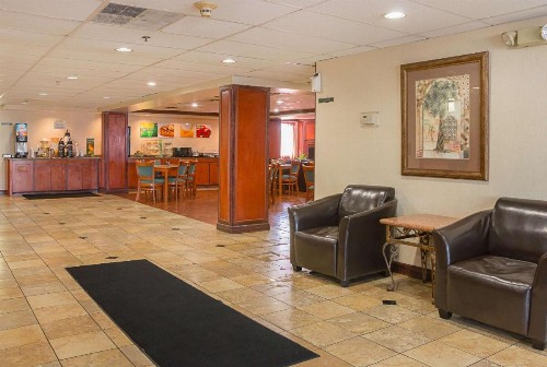 Quality Inn & Suites Detroit Metro Airport - image 18