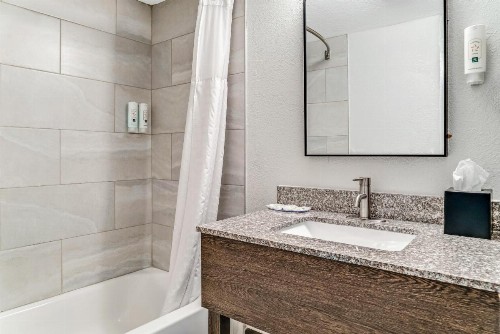 Rivertown Inn & Suites Downtown Detroit - image 36
