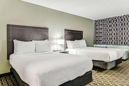 Rivertown Inn & Suites Downtown Detroit - image 45
