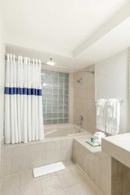 Atheneum Suite Hotel - image 14