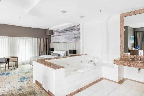 Atheneum Suite Hotel - image 9