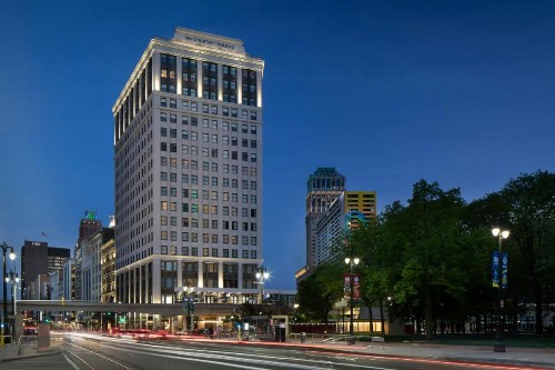 Aloft Detroit at The David Whitney - image 4