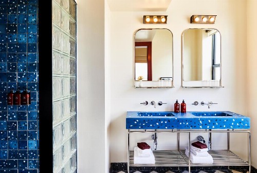 The Siren Hotel - image 27