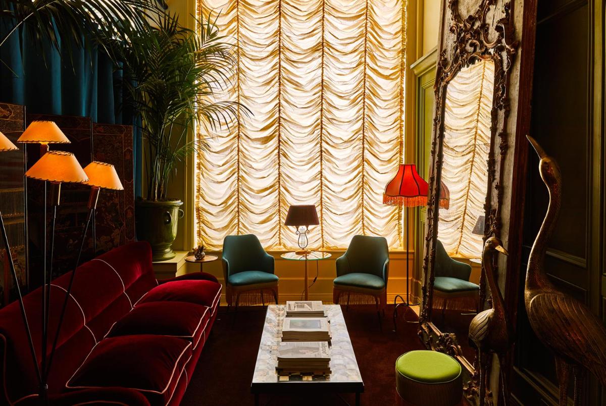 The Siren Hotel - image 6