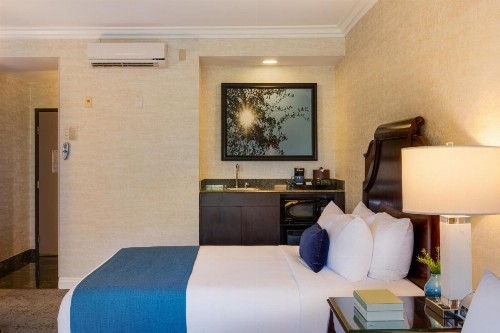 Ayres Suites Diamond Bar - image 8