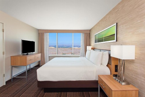 Holiday Inn Diamond Bar - Pomona an IHG Hotel - image 25